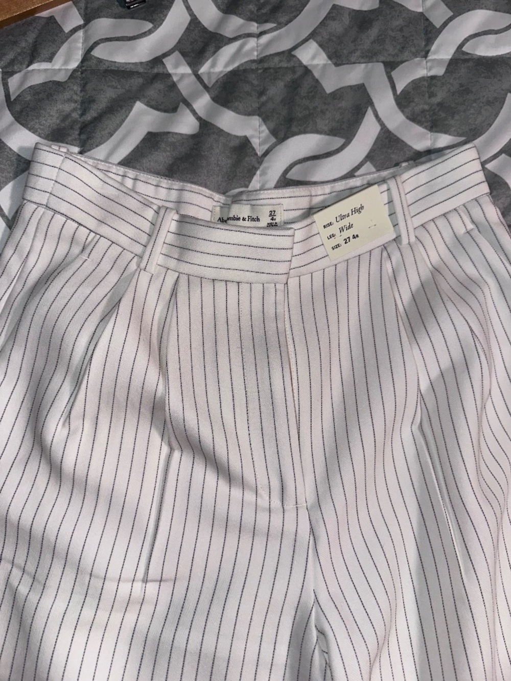 Abercrombie & Fitch White with Blue Pinstripe Tailored Pants